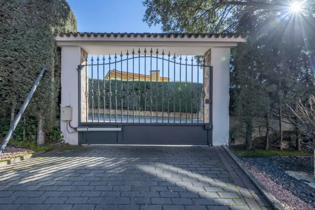 How Electric Driveway Gates Enhance Security and Convenience